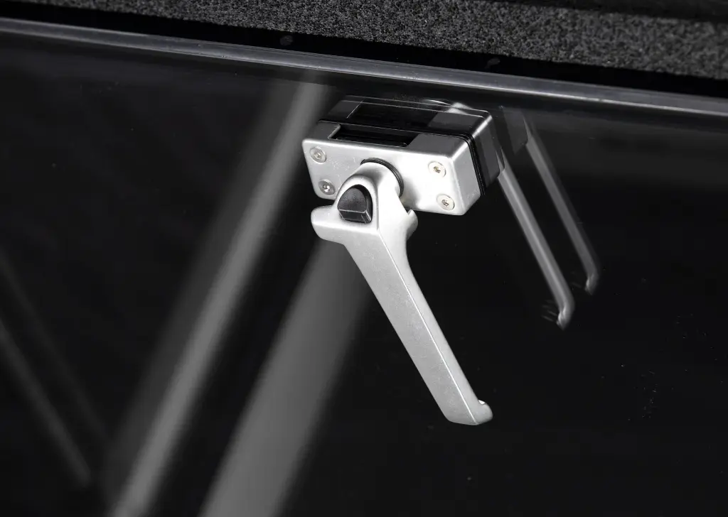 roof-window-lock-2-2048x1457.webp
