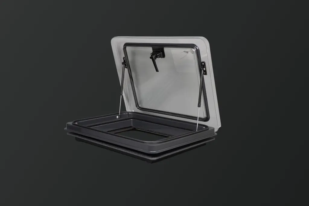 outbound-van-skylight-04-2048x1365.webp